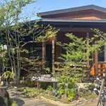 パン工房 ぶれっど - 外観　ケーキショップ側