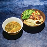 うずとかみなり - 南国の吹き抜ける風、湘南ラクサつけSOBA