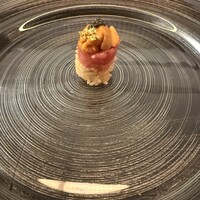 鮨 四 -  鮨 四 -