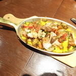 PALOMBE - ウサギとチョリソーのパエリア仕立て