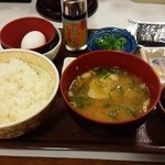 すき家 - 納豆朝食 302円 + とん汁変更 108円