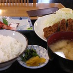 Yajikita - とんかつスペシャル定食（刺身付）1710円
