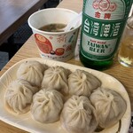 梁山泊小籠湯包 - 