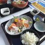 お魚天国 海鮮食事処 - 