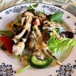 ヴィッラ デルピーノ - ひのはら舞茸のオーブン焼き サラダ仕立て