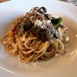 ヴィッラ デルピーノ - 五日市ほうれん草と牛肉の煮込みスパゲッティ