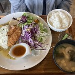 リストア カフェ アリアドネ - えびカツレモンソース、タルタル