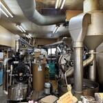 豆図鑑 - 店内の焙煎機　豆の良い香り