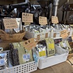 豆図鑑 - 好みを伝えると、お店の方がお薦めしてくださいます