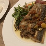 LODGE - 天然スズキのオーブン焼き
                                (地中海ソース)