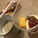 LODGE - 本日のミニパフェ&珈琲