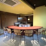 MOT - 古民家を改装したスタイリッシュな店内。