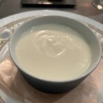 レストラン ラフィナージュ - 新玉ねぎのスープ生クリーム