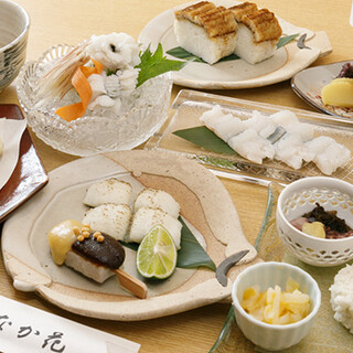 新鮮さが際立つ鱧とふぐ。旬の美味を味わうコース料理