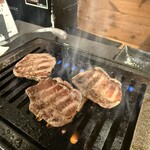 赤身焼肉 ホルモン 研磨 - 