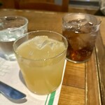ア フェネステッラ - りんごジュース&ジンジャーエール
