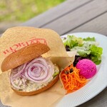 マリーチサーカスカフェ - アボカドサンド