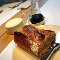 ミクニ マルノウチ - バケット　お代わり　バターとオリーブオイルの他にショット内はメイプルですw