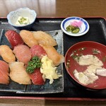 八丈島郷土料理 源八船頭 - 島寿司　大ランチ（10貫）