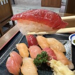 八丈島郷土料理 源八船頭 - 島寿司　大ランチ（10貫）