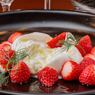 シェフ手作りの前菜やドルチェも絶品◆ソムリエおすすめの一杯も