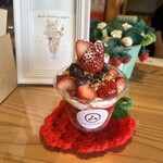 ムラノナカ珈琲 - いちごミニパフェ
　自家製あんこトッピング　680円