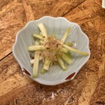 酒のみ屋 魚久 - 島らっきょうの塩漬け