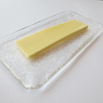 アジュール フォーティーファイブ - こちらはバター。