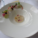 アジュール フォーティーファイブ - クリアなガスパッチョのジュレ。