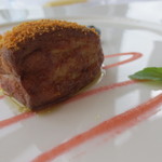 アジュール フォーティーファイブ - ポワレはパンデミスをパウダーにした物をまとっています。