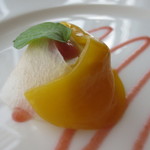 アジュール フォーティーファイブ - テリーヌはオレンジシートと大根をによって程良い食感とコクを。