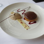 アジュール フォーティーファイブ - 自分はしばらく待ってタルトショコラショーです。トンカ豆のアイスなどと共に。