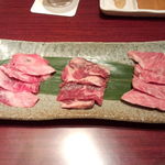 やぐら 築地松竹ビル店 - ※４人前【焼肉1】炭火焼肉　ハラミ【焼肉2】炭火焼肉　カルビ
                                【焼肉3】炭火焼肉　ロース