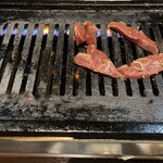 炭火焼肉ホルモン屋 - 