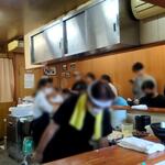 ラーメン二郎 - 店内