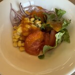 レストラン ヴァロリス - サラダ（オリジナルドレッシング２種）