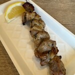 レストラン ヴァロリス - スブラキ（ポークのギリシャ風鉄串焼き）
