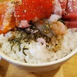 音羽鮨 - ちらし定食（ご飯部分︰普通盛り）