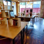 Cafe and Gallery 紡ぎ - 中