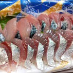 農畜産物直売所 どっ菜市場 - 首折れ鯖刺身