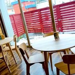 Cafe and Gallery 紡ぎ - テーブル