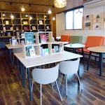 Cafe and Gallery 紡ぎ - テーブル