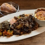 大西亭 - 前菜盛り合わせ大　チキンマカロニグラタン　本鮪の血合と筋の煮込み　クスクス　温卵　レンズ豆のサラダ　オリーブ入りラタトゥイユ サフラン風味