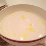 ANAクラウンプラザホテル - 砺波産焼玉葱の冷製クリームスープ カレーの香り