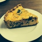 まちのパーラー - ほうれん草とリコッタチーズのキッシュ単品　税込５２０円