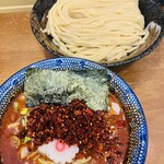 つけめん桜の如く - 到着時につけ汁にラー油追加