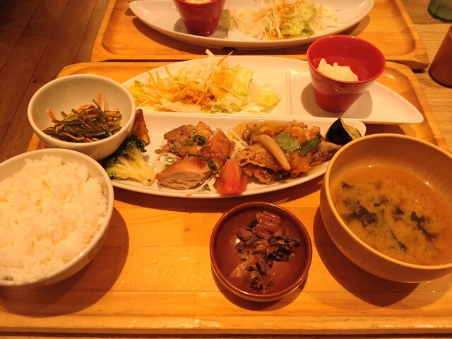 Obon de Gohan Nagoya Jei Aaru Geto Tawa Ten