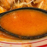 蒙古タンメン中本 - 香辛料の効いたスープ