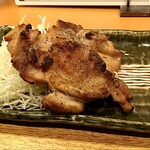 大衆食堂 てんぐ大ホール - 鶏もも岩塩焼き