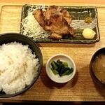 大衆食堂 てんぐ大ホール - 鶏もも岩塩焼き定食